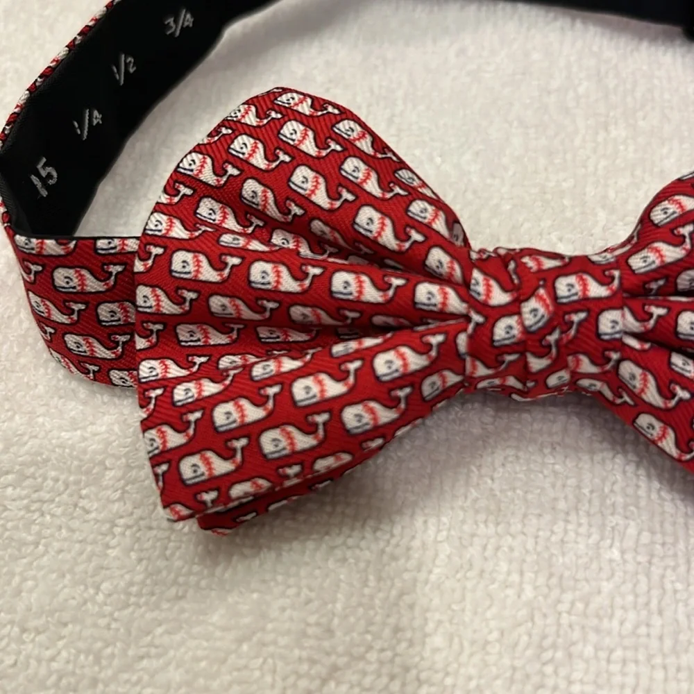 Vineyard Vines Martha’s Vineyard 100% Silk Bow Tie